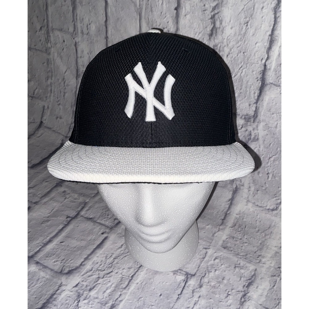 New York Yankees Hat Cap Fitted Mens 7 New Era MLB Baseball